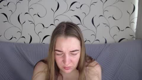 Snapshot of taxxxu chatting on October 2, 2025, 6:20 am Diana online show from October 2, 2025, 6:20 am