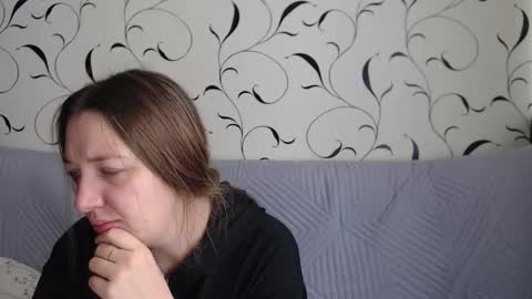 Snapshot of taxxxu chatting on October 17, 2025, 8:28 am Diana online show from October 17, 2025, 8:28 am