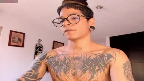 Snapshot of tayhlorstronghold chatting on February 19, 2026, 2:24 pm online show from February 19, 2026, 2:24 pm