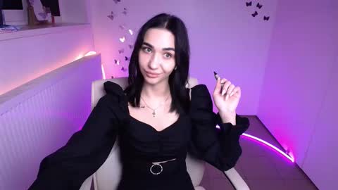 Tayla online show from October 28, 2025, 7:23 am