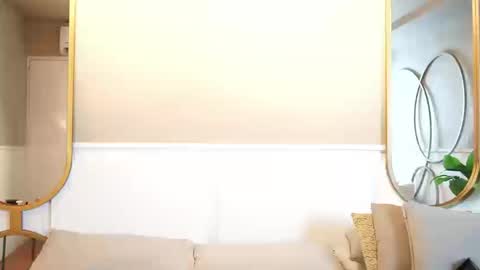 Teylor  Kim online show from September 16, 2025, 4:52 pm