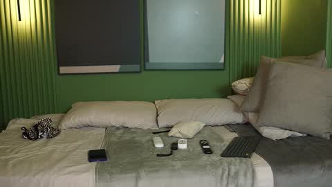 Teylor  Kim online show from September 27, 2025, 6:24 pm