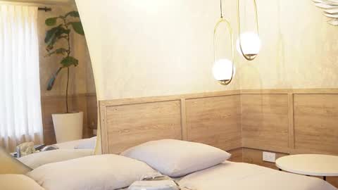 Teylor  Kim online show from September 28, 2025, 4:12 pm