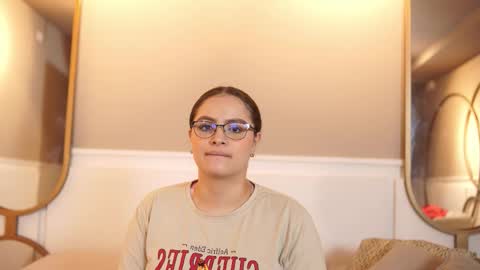 Teylor  Kim online show from October 11, 2025, 6:50 pm