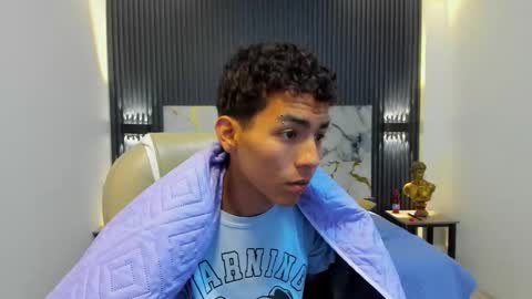 Snapshot of taylermiles chatting on January 6, 2026, 6:17 am TAYLER online show from January 6, 2026, 6:17 am