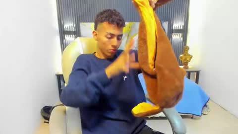 Snapshot of taylermiles chatting on January 12, 2026, 2:50 am TAYLER online show from January 12, 2026, 2:50 am