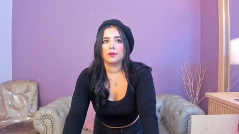 Taylor Bennet online show from October 22, 2025, 12:05 pm