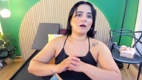 Taylor Bennet online show from November 15, 2025, 11:43 pm