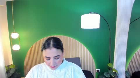 Taylor Bennet online show from December 19, 2025, 11:28 am