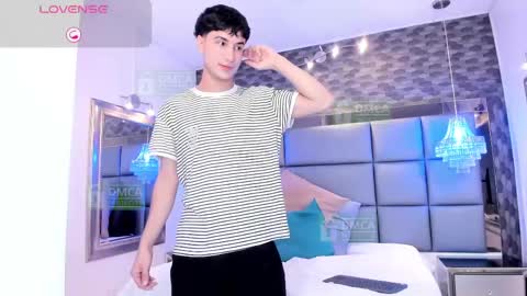 taylor_brooks_ online show from April 29, 2026, 7:09 pm