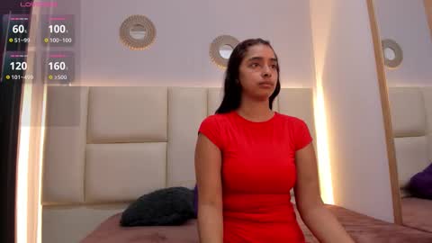 taylor_colores online show from November 13, 2025, 12:26 pm