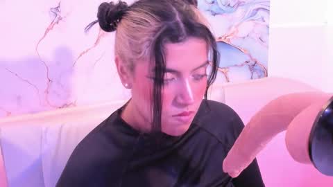 taylor_cupper_ online show from October 16, 2025, 9:05 pm