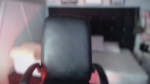 Snapshot of taylor_dolll chatting on October 6, 2025, 10:40 pm Taylor 3 online show from October 6, 2025, 10:40 pm