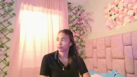 taylorcollinss online show from June 1, 2026, 1:13 pm