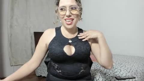 Snapshot of taylorhot72_ chatting on February 1, 2025, 5:18 am taylorhot72_ online show from February 1, 2025, 5:18 am
