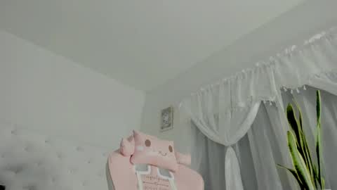 Snapshot of taylorr_swift chatting on May 5, 2026, 6:54 am Angels independent model online show from May 5, 2026, 6:54 am