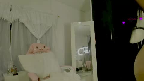 Snapshot of taylorr_swift chatting on June 10, 2026, 6:01 am Angels independent model online show from June 10, 2026, 6:01 am