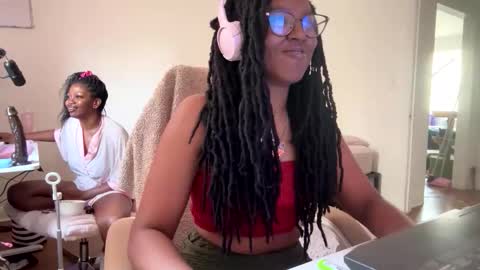Snapshot of taylorsosweets chatting on June 5, 2026, 6:02 pm Taylor online show from June 5, 2026, 6:02 pm