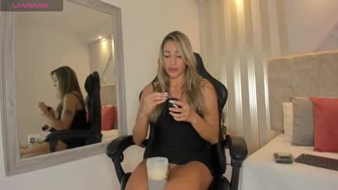 tayra online show from December 13, 2024, 11:17 pm