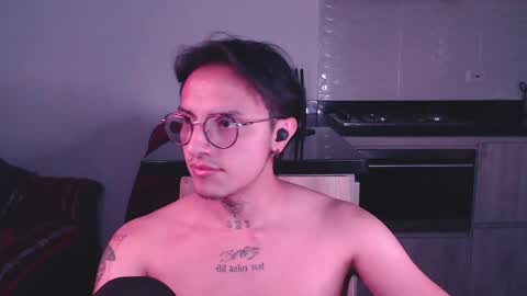 Teo independent model online show from February 20, 2025, 7:23 am