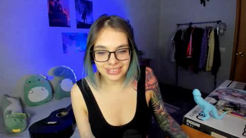 Snapshot of tea_rexx chatting on February 19, 2025, 2:55 pm Kristina online show from February 19, 2025, 2:55 pm