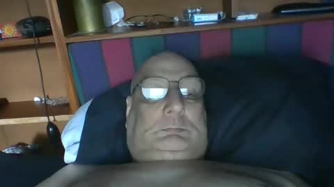 Snapshot of tebb61 chatting on June 9, 2026, 10:05 am Mark online show from June 9, 2026, 10:05 am