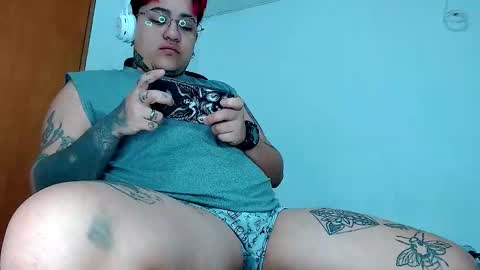 Charlee He online show from October 4, 2025, 10:57 am