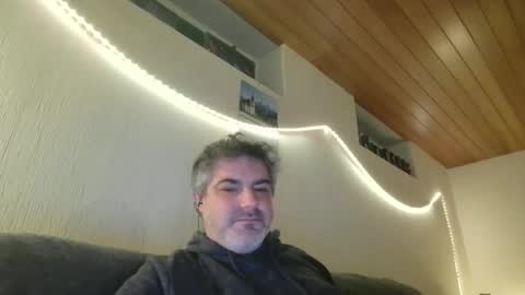 Snapshot of teeforyou chatting on March 9, 2025, 5:33 am Peter online show from March 9, 2025, 5:33 am