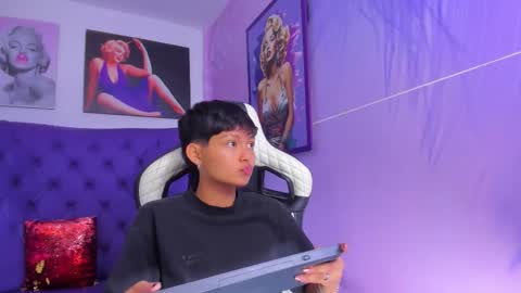 Stefani  online show from September 13, 2025, 11:21 am