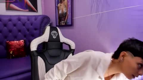 Stefani  online show from September 19, 2025, 11:44 am