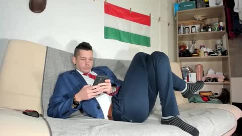 Virg Lszl online show from January 19, 2026, 11:03 am