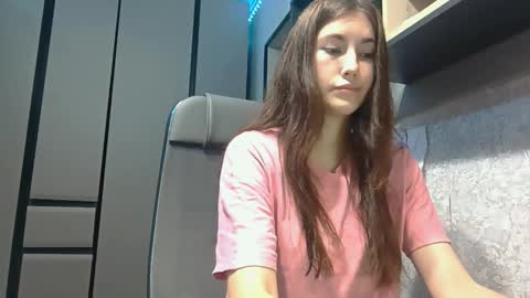 Snapshot of tempiebunting chatting on October 9, 2025, 5:27 am Alice online show from October 9, 2025, 5:27 am