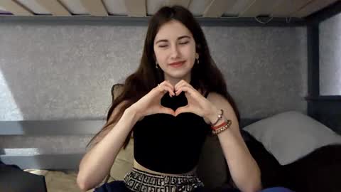 Snapshot of tempiebunting chatting on November 21, 2025, 5:17 am Alice online show from November 21, 2025, 5:17 am