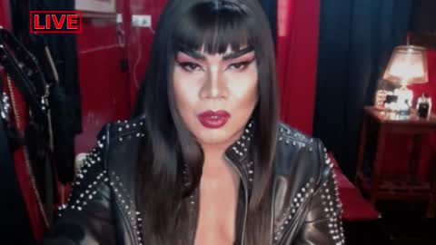Snapshot of temptress_cocoxxx chatting on December 5, 2024, 11:18 pm Mistress Coco online show from December 5, 2024, 11:18 pm