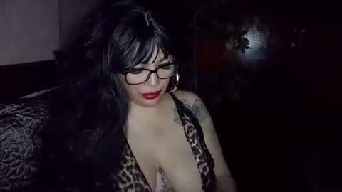 talia i m  french girl online show from April 19, 2026, 11:31 am