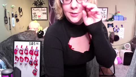 Snapshot of ten_tickle_pixie chatting on December 21, 2024, 2:09 am Pixie and Tentacle Overlord online show from December 21, 2024, 2:09 am