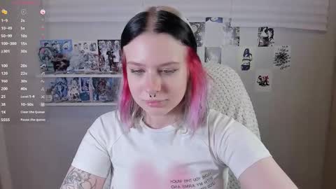 Snapshot of tender__kitty chatting on November 12, 2025, 3:56 pm Sue online show from November 12, 2025, 3:56 pm