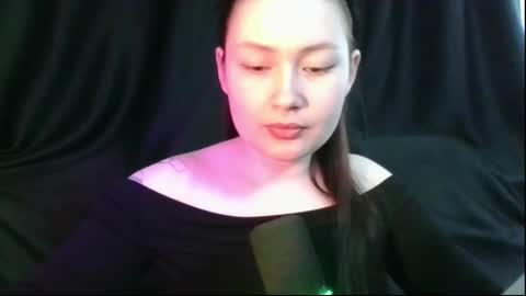 tendre_amelia online show from May 18, 2026, 5:24 am