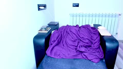 Kira online show from October 28, 2025, 4:05 am