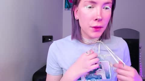 Kira online show from February 17, 2026, 6:03 pm