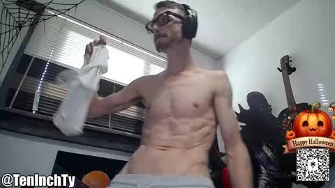 Ty online show from October 31, 2025, 5:25 pm