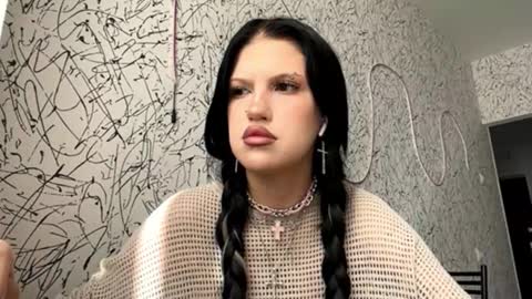 Snapshot of tenniegirres chatting on October 22, 2025, 8:36 am Hi Im Vini  online show from October 22, 2025, 8:36 am