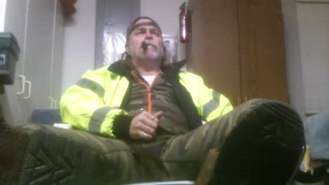 Snapshot of tennredneck chatting on January 28, 2025, 5:11 am Tennredneck online show from January 28, 2025, 5:11 am