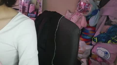Snapshot of terraelowen chatting on June 19, 2026, 12:42 pm Terra Elowen online show from June 19, 2026, 12:42 pm
