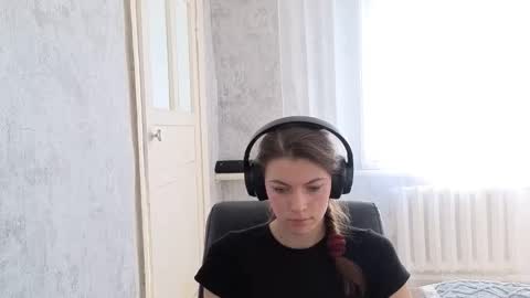 Snapshot of terranaufzinger chatting on September 27, 2025, 6:18 am Anny Simpson online show from September 27, 2025, 6:18 am