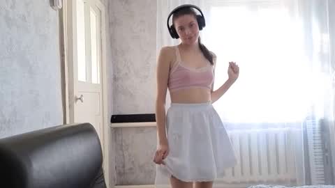 Snapshot of terranaufzinger chatting on October 7, 2025, 4:42 am Anny Simpson online show from October 7, 2025, 4:42 am