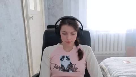 Snapshot of terranaufzinger chatting on October 29, 2025, 4:26 am Anny Simpson online show from October 29, 2025, 4:26 am