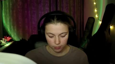 Anny Simpson online show from March 29, 2026, 8:09 pm