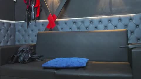 terranze_z online show from October 3, 2025, 7:44 pm