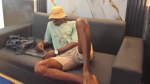 terranze_z online show from October 11, 2025, 9:46 pm